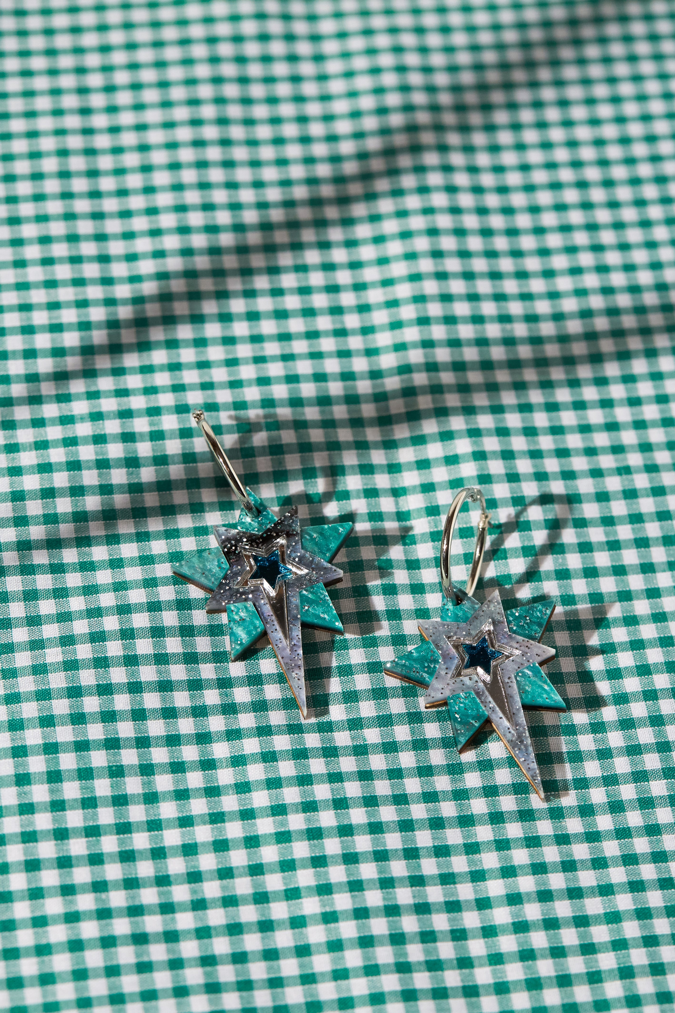 Silver hoop Star earrings (marble green/silver)