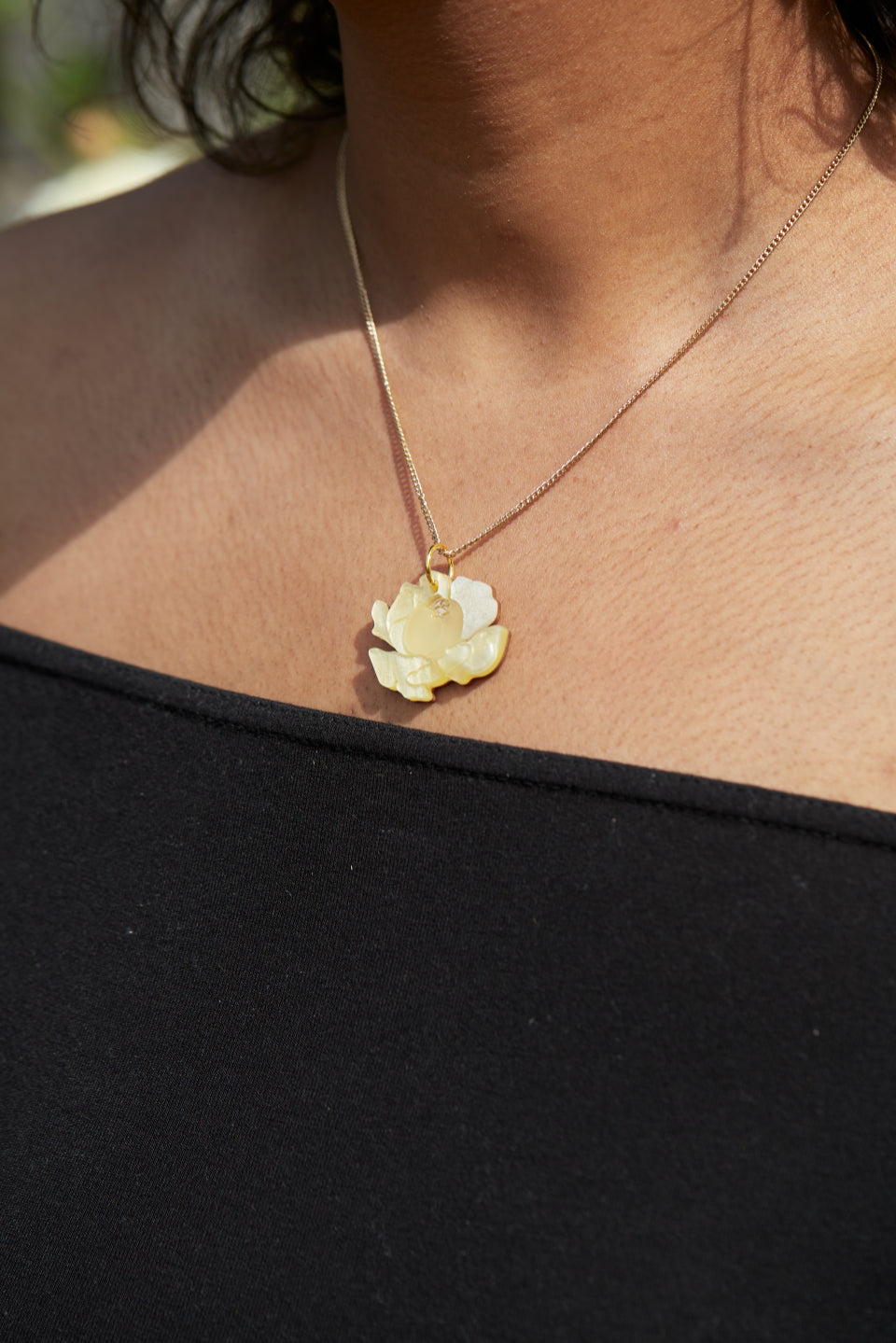 Peony Mini Necklace, yellow